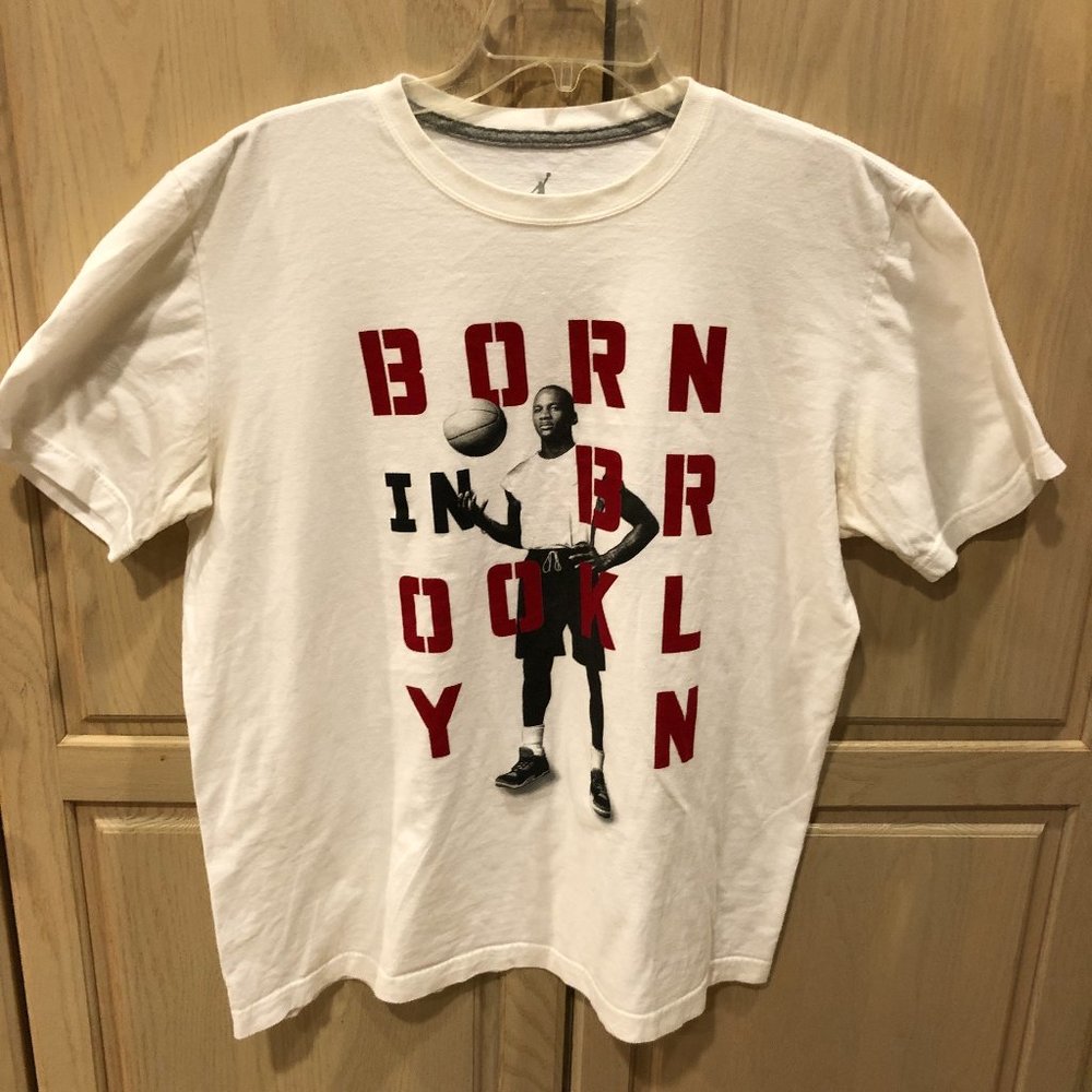 MENS MICHAEL JORDAN BORN IN BROOKLYN SIZE L SHIRT